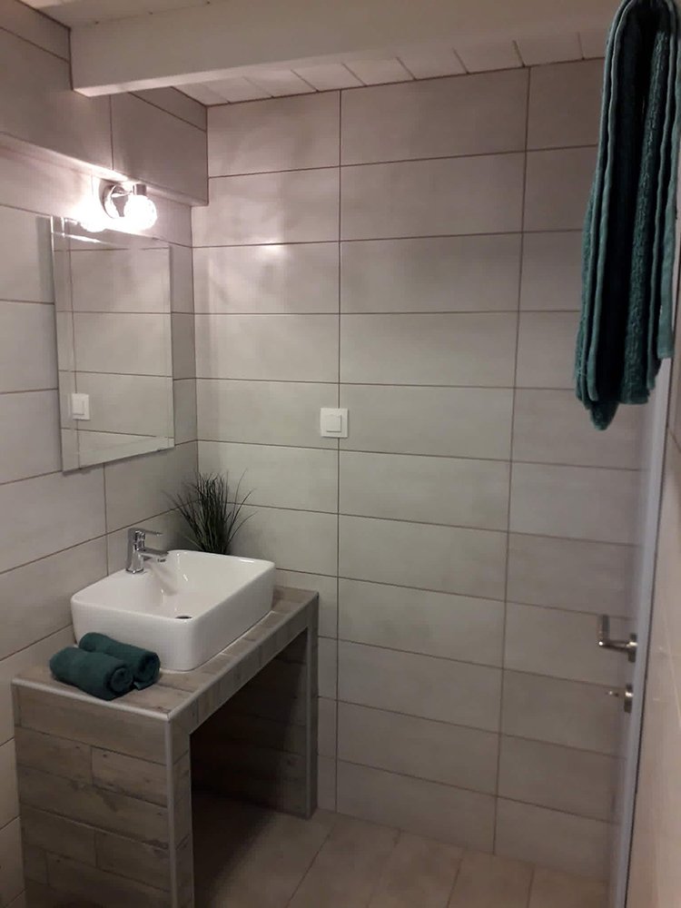 xristos studio for rent sykia