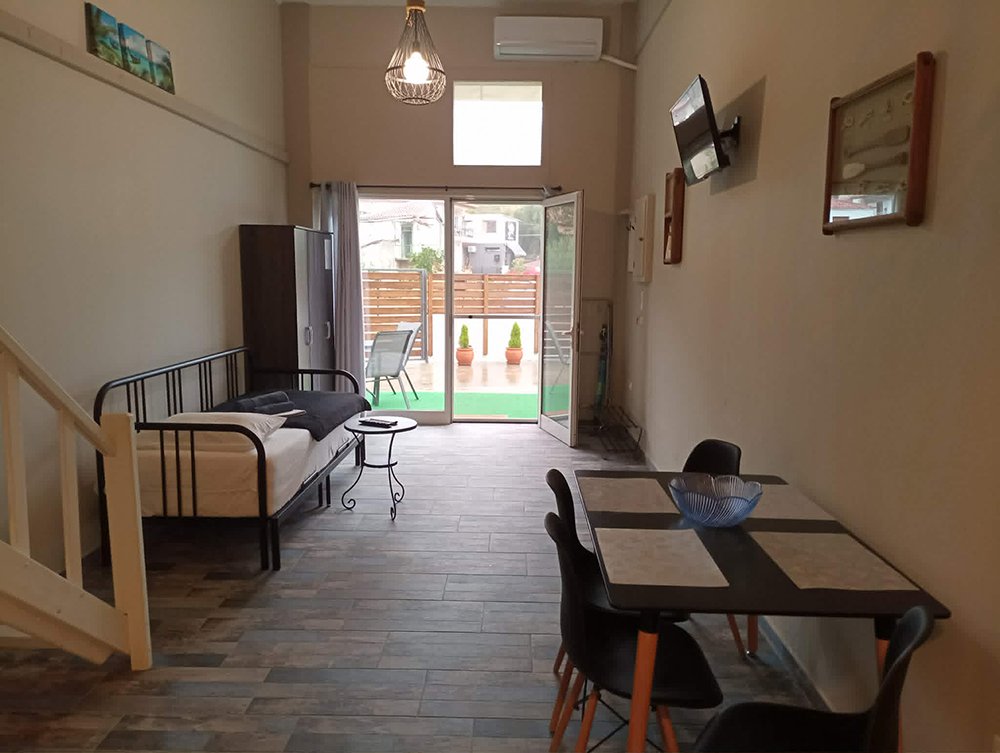xristos studio for rent sykia