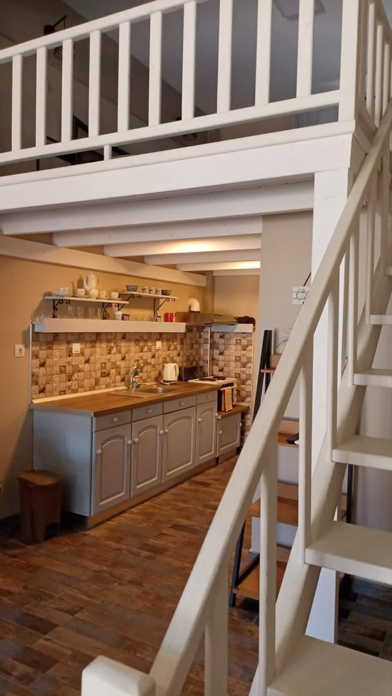 xristos studio for rent sykia