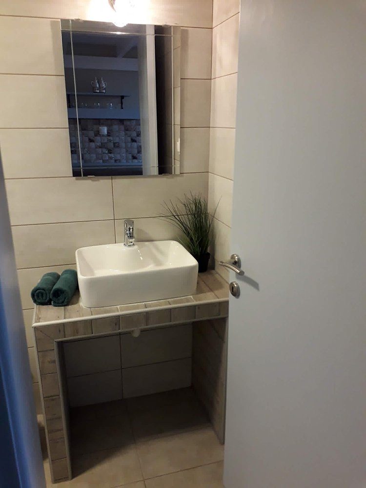 xristos studio for rent sykia